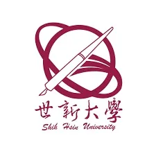 一位親切的客服人員正在接聽電話